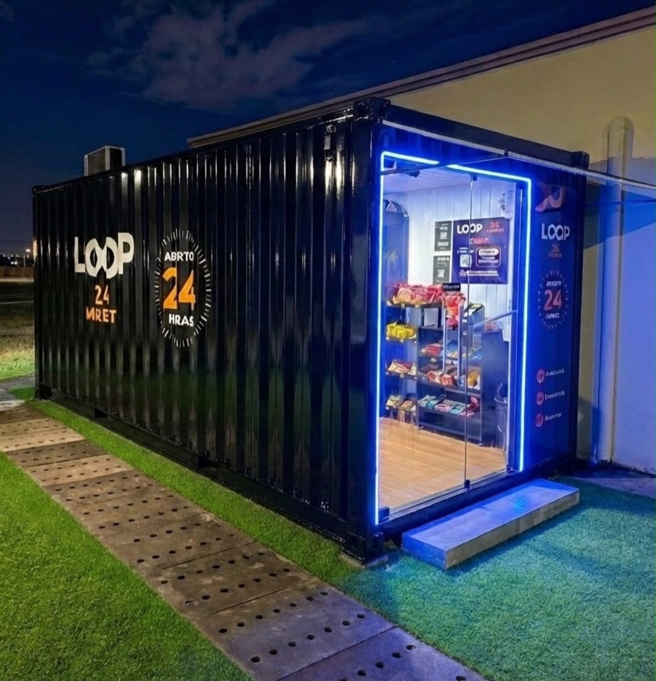 Unidade Loop 24 iluminada à noite com LED azul na entrada
